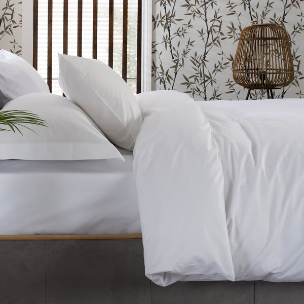 Hadrian’s Wall White Fitted Sheet – 230 Thread Count Cotton Sateen – 38cm Deep