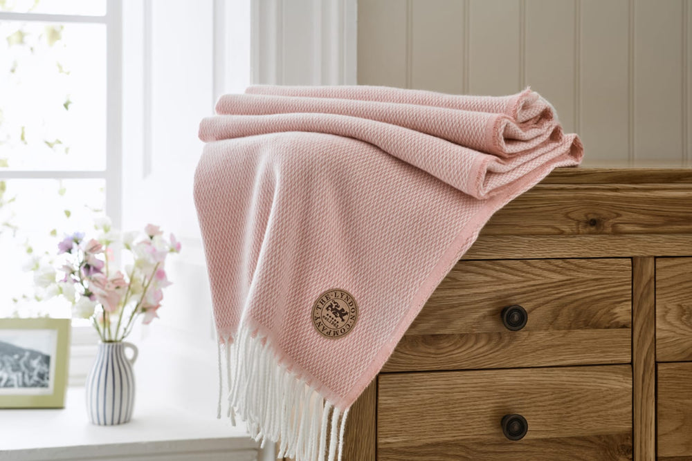 Arcadia Throw Rose